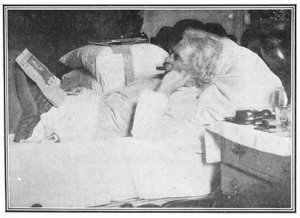 Twain_writing_in_bed_jpg_600x458_q85